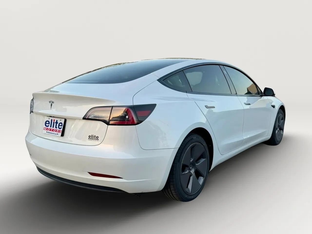 Used 2023 Tesla Model 3 Standard Range image 7