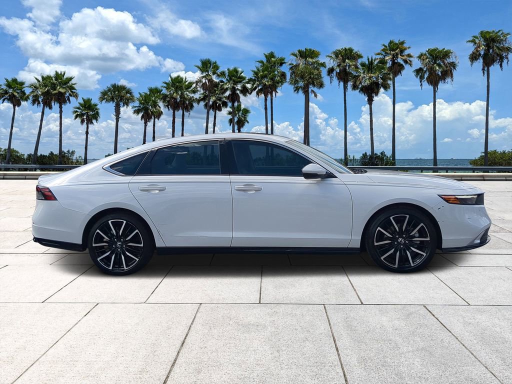 Used 2023 Honda Accord Touring image 3