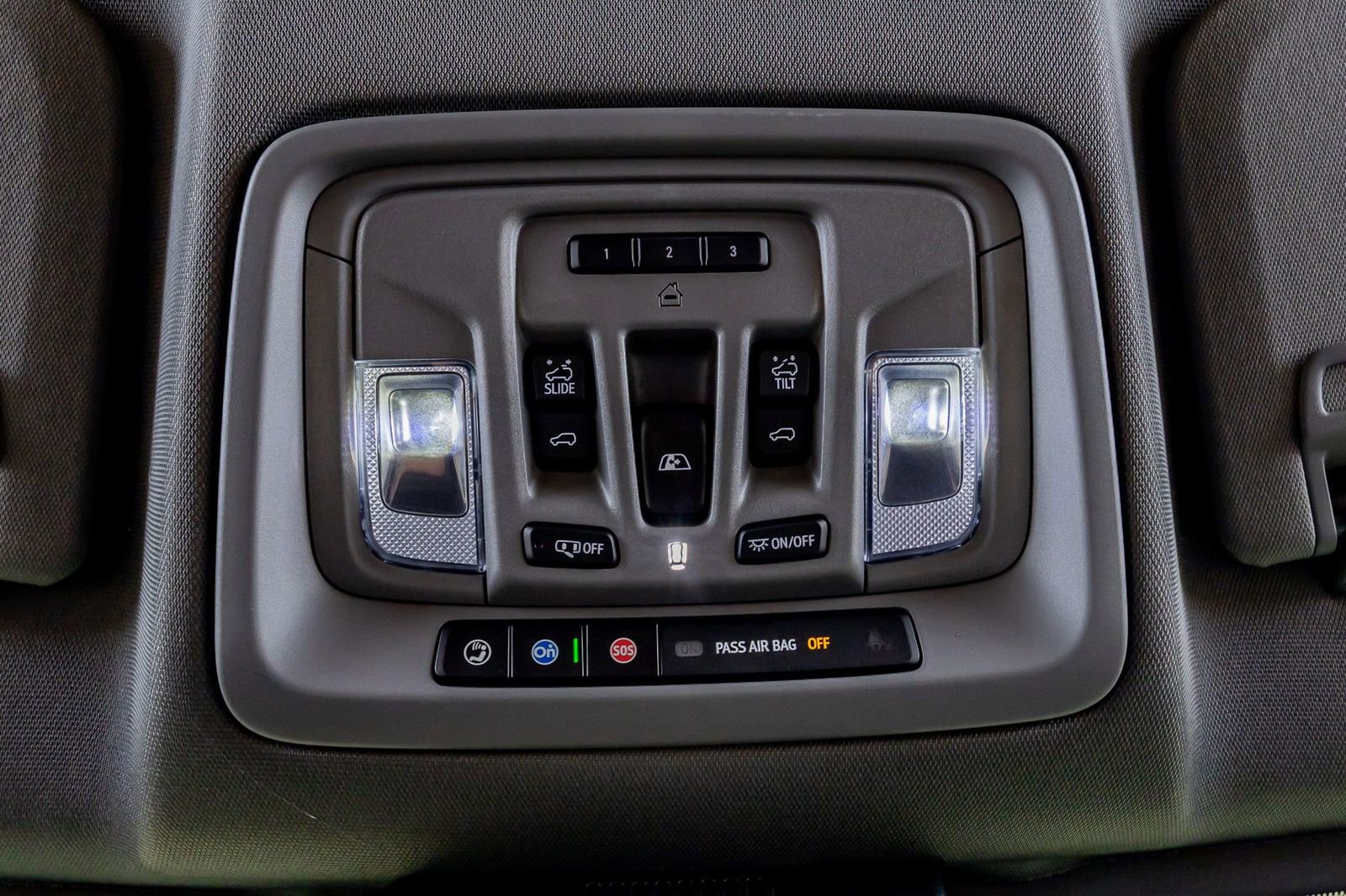 Used 2024 GMC Sierra 3500 Denali w/ Denali Reserve Package AWD/4WD image 29