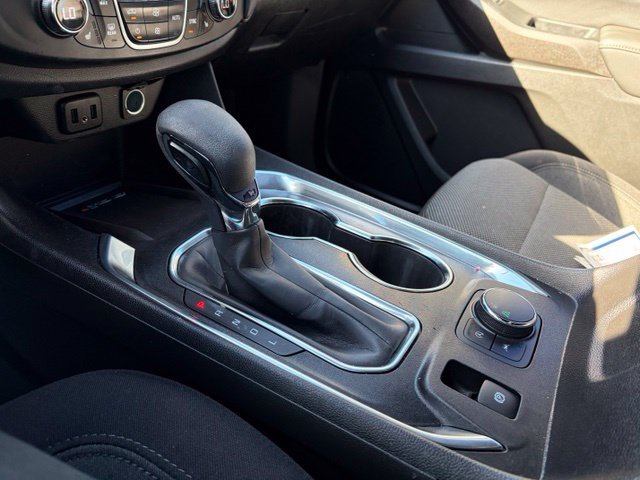 Used 2023 Chevrolet Traverse LT FWD image 24