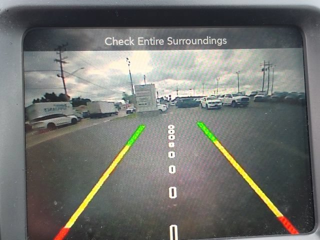 Used 2015 Jeep Cherokee Latitude w/ Cold Weather Group AWD/4WD image 3