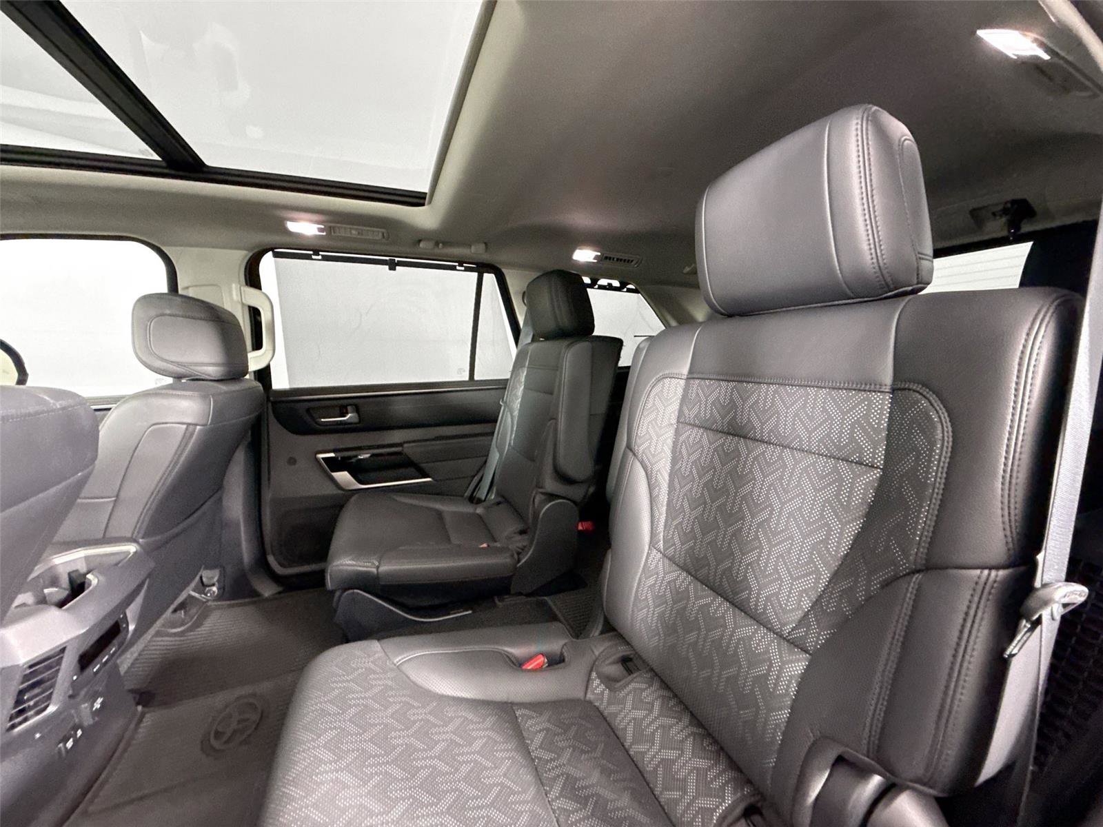 Certified 2024 Toyota Sequoia Limited image 34