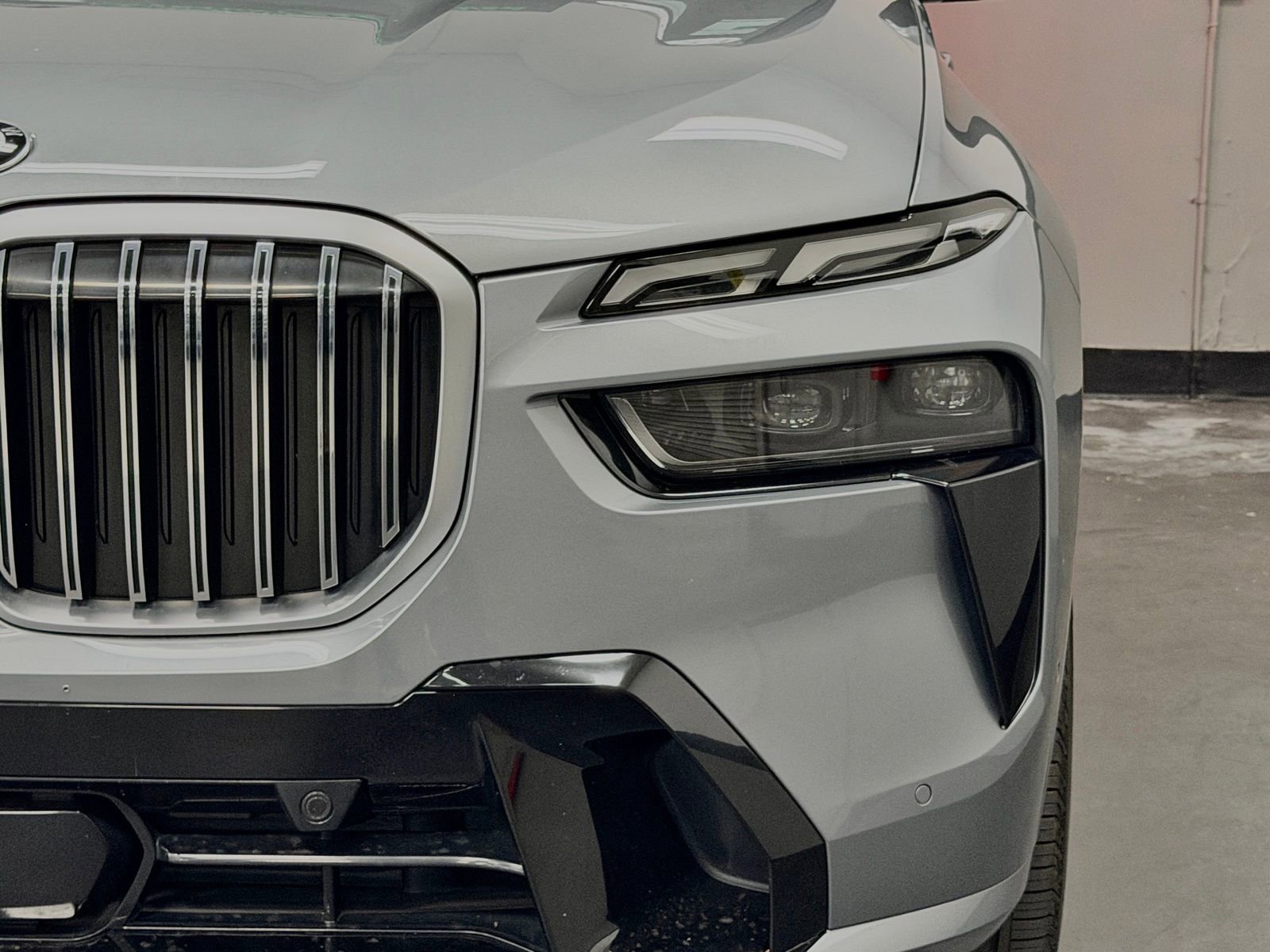 Used 2023 BMW X7 xDrive40i w/ M Sport Package image 8