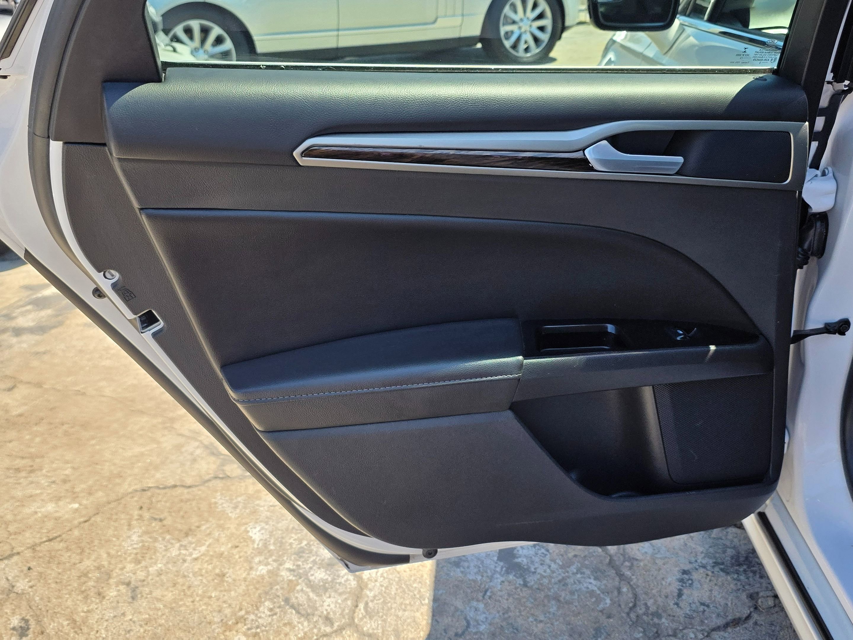 Used 2015 Ford Fusion SE w/ Equipment Group 202A FWD image 19