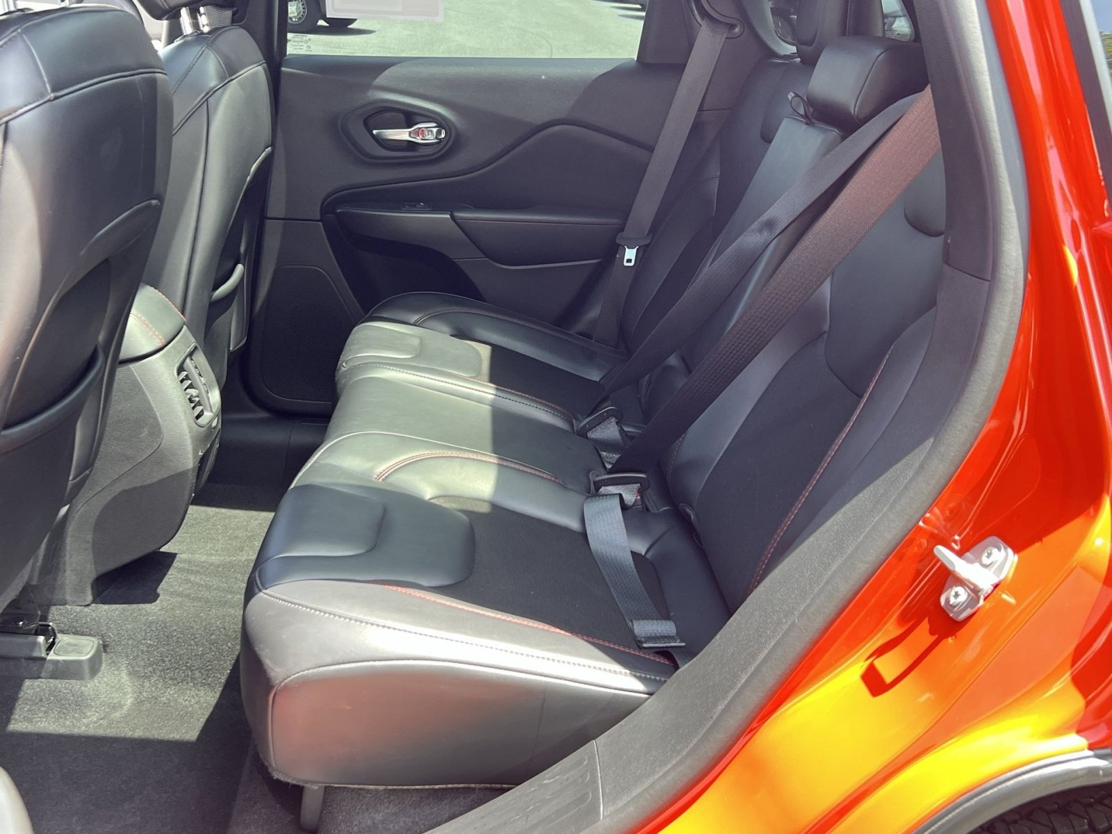 Used 2021 Jeep Cherokee Trailhawk w/ Sun, Sound & Nav Group AWD/4WD image 30