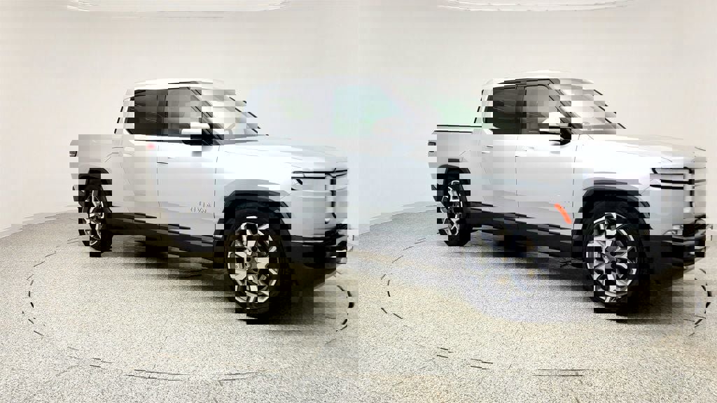 Used 2023 Rivian R1T Adventure image 3