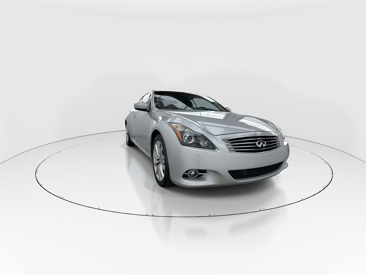 Used 2015 INFINITI Q60 Convertible w/ Premium Package image 2