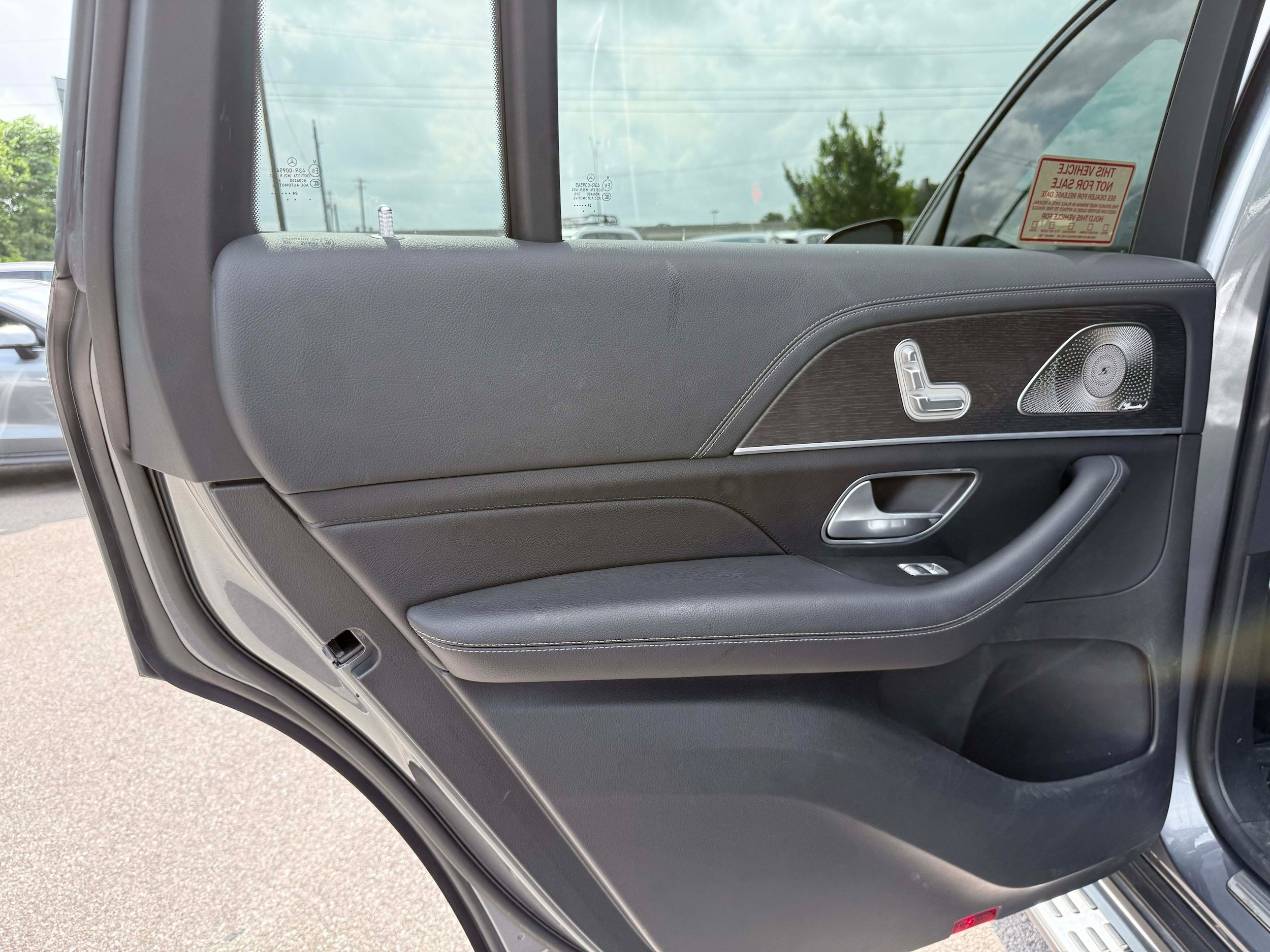 Used 2025 Mercedes-Benz GLS 450 4MATIC image 14