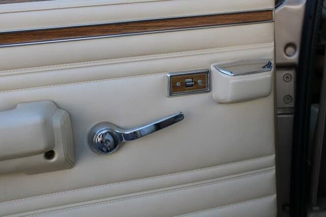 Used 1990 Jeep Grand Wagoneer image 71