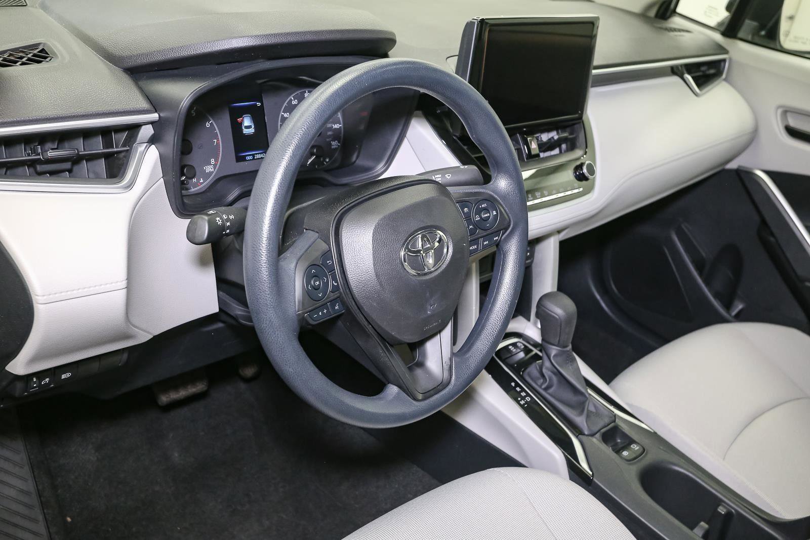 Used 2024 Toyota Corolla Cross L image 20