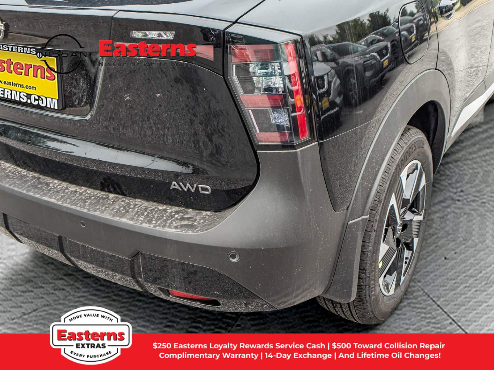 Used 2025 Nissan Kicks SV AWD/4WD image 10