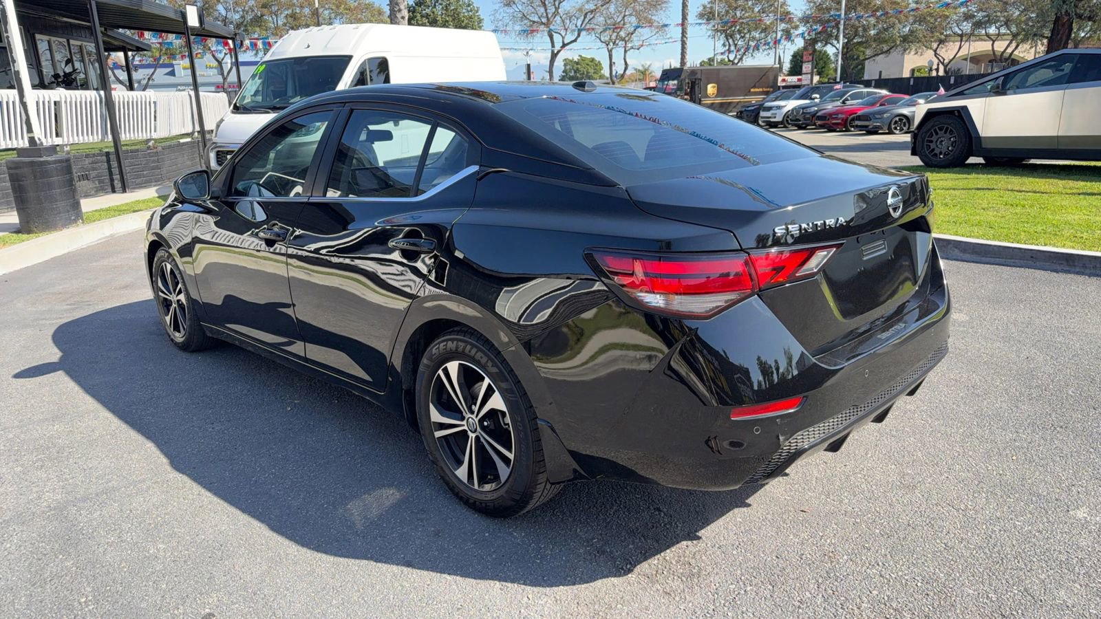 Used 2020 Nissan Sentra SV image 5