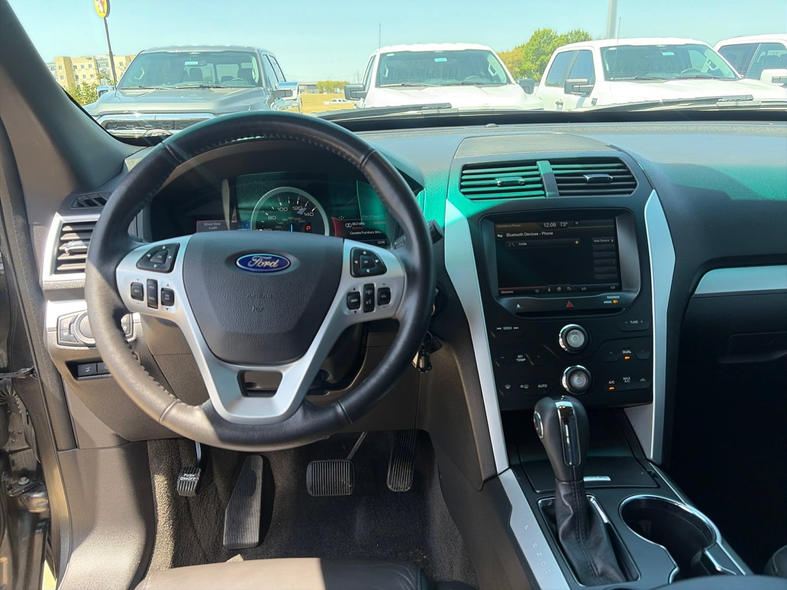 Used 2015 Ford Explorer XLT w/ Equipment Group 202B FWD image 19