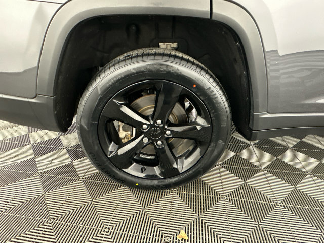 Certified 2024 Jeep Grand Cherokee L Limited w/ Black Appearance Package AWD/4WD image 38