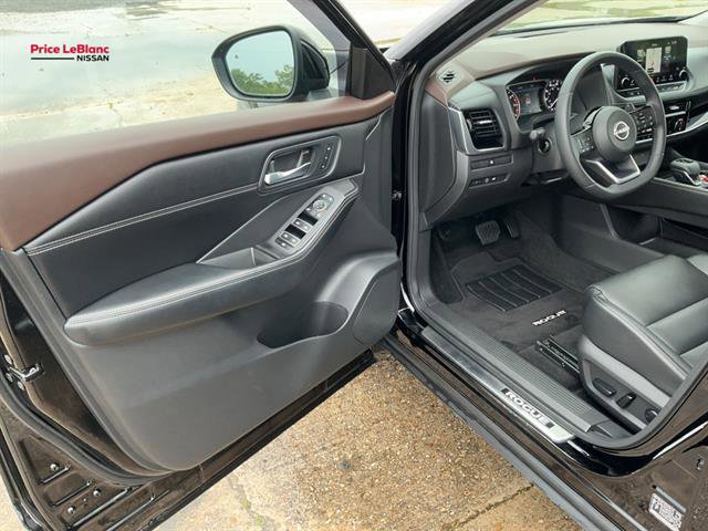 Used 2023 Nissan Rogue SL w/ SL Premium Package FWD image 31
