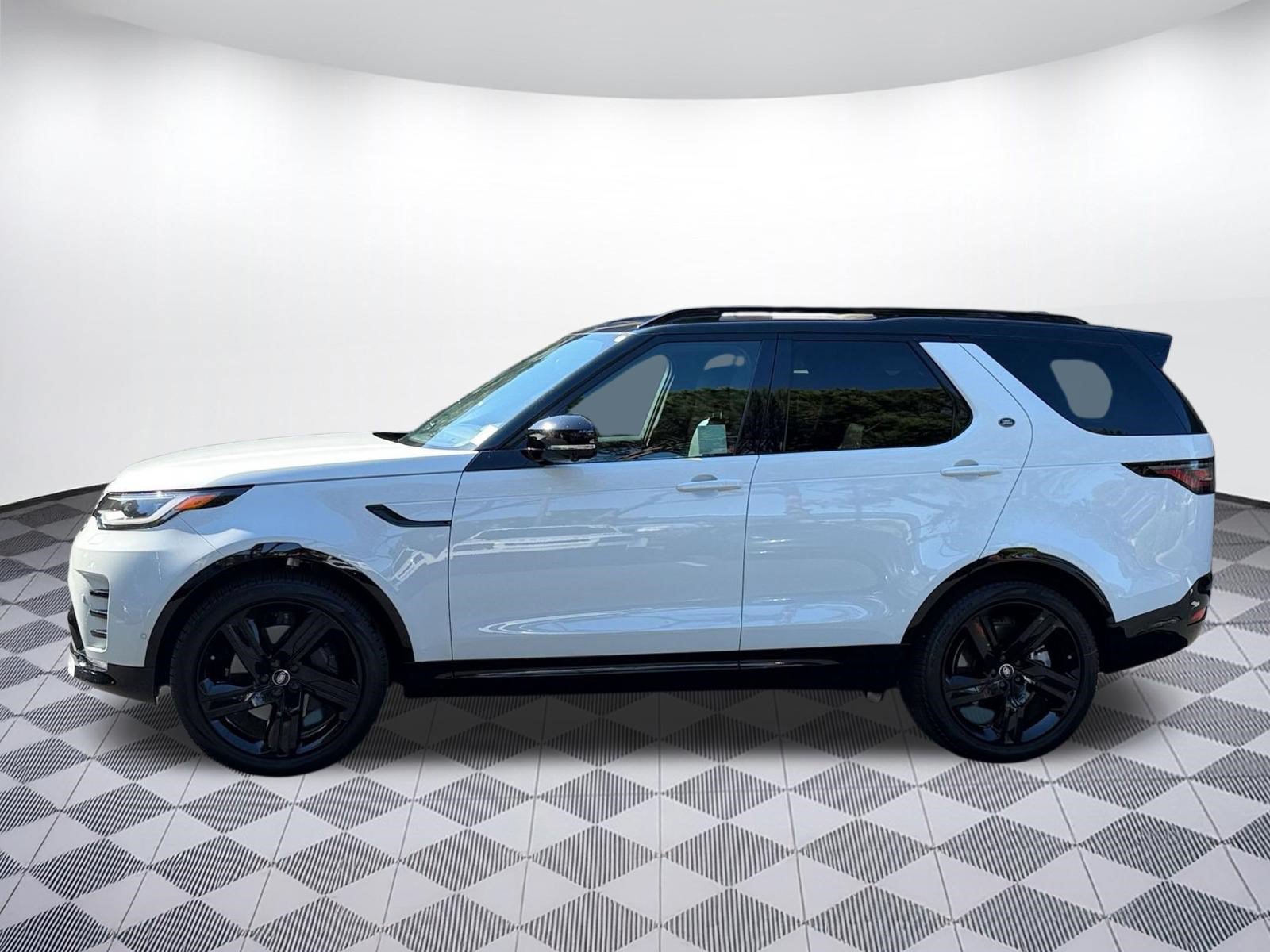 New 2026 Land Rover Discovery Limited Edition AWD/4WD image 2
