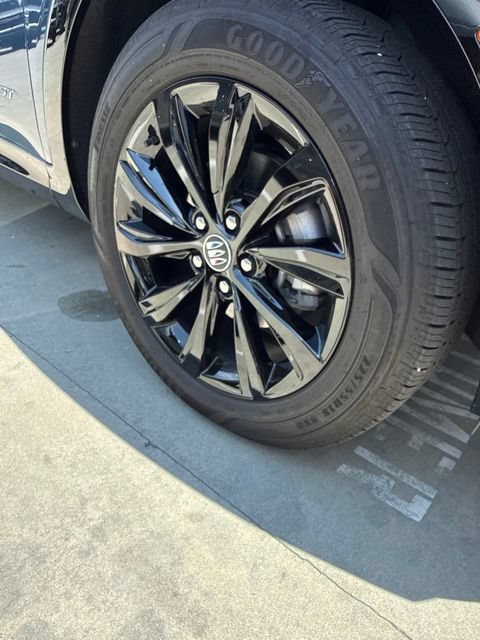 Used 2025 Buick Envista Sport Touring w/ Convenience I Package FWD image 10