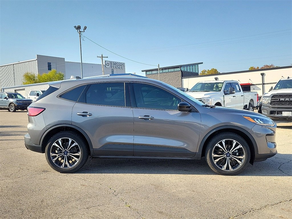 Used 2021 Ford Escape SE w/ SE Sport Appearance Package image 6