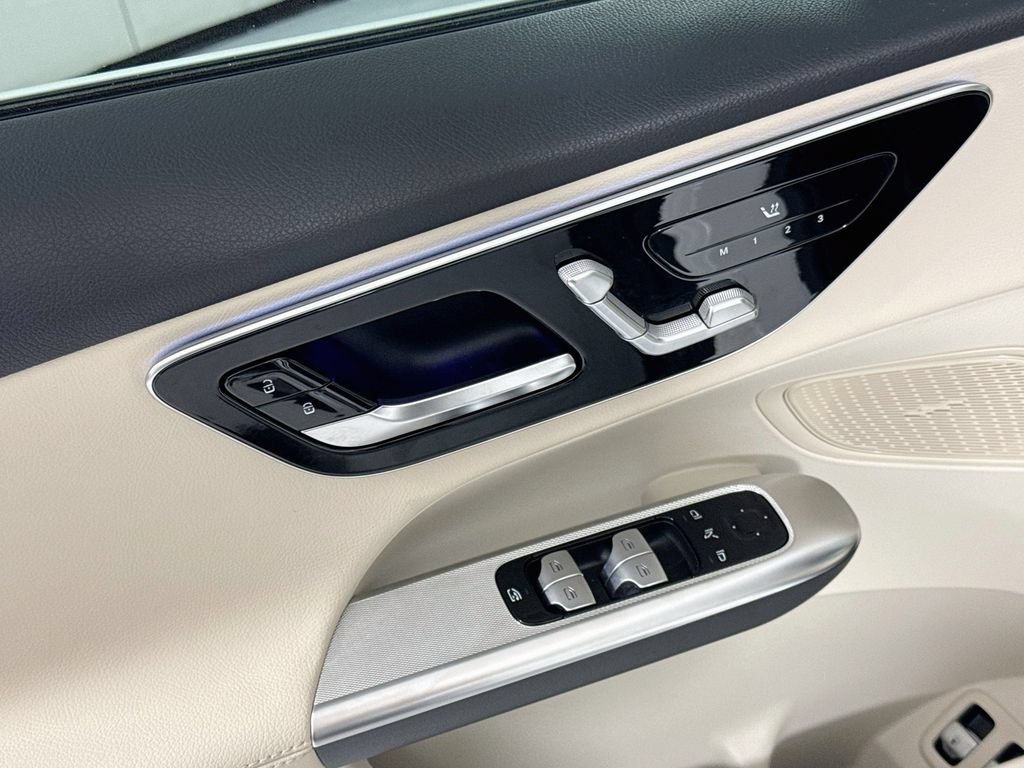 Certified 2025 Mercedes-Benz GLC 350e 4MATIC image 23