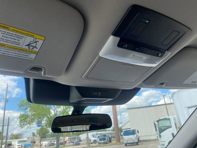 Used 2025 Nissan Pathfinder SV image 30