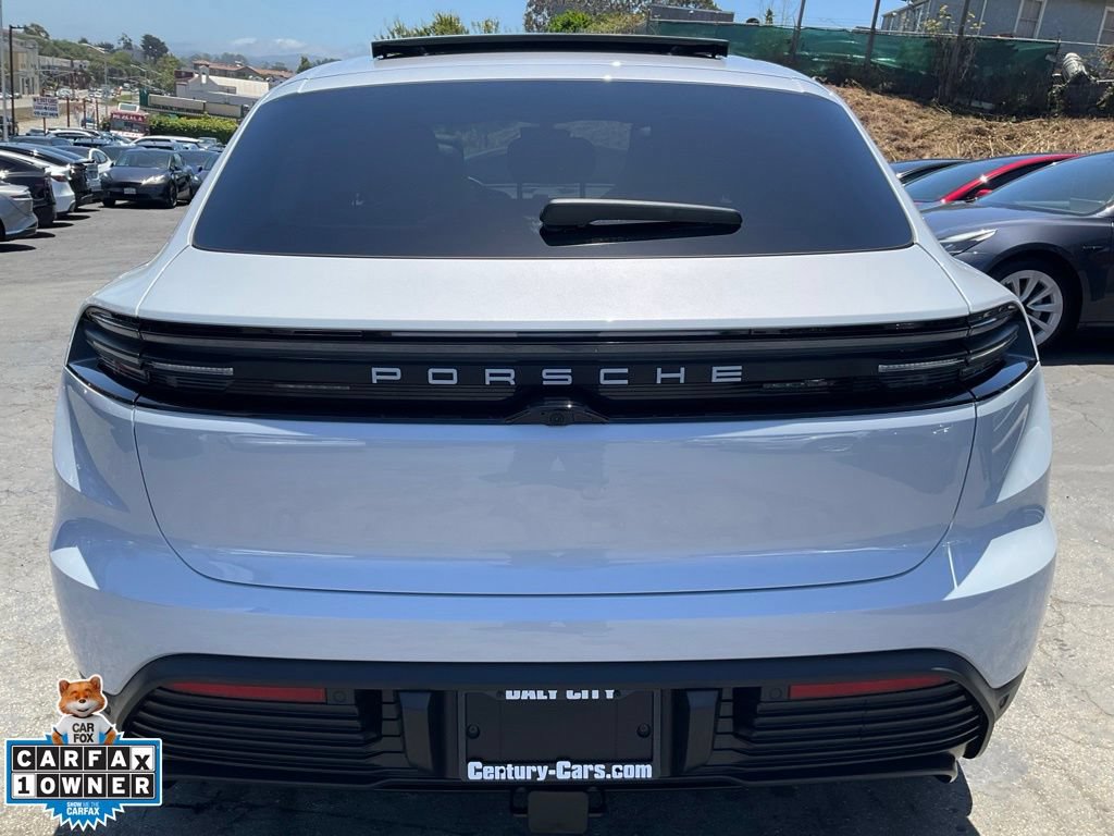 Used 2025 Porsche Macan 4S Electric AWD/4WD image 4
