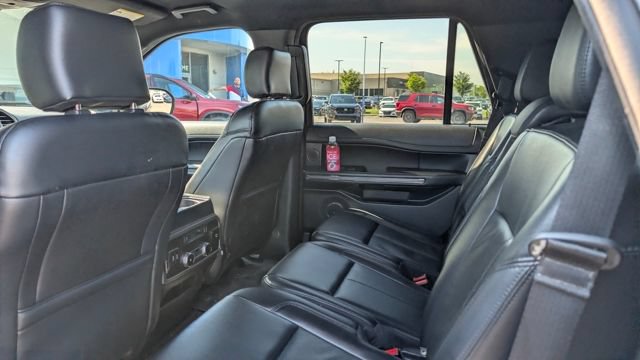 Used 2019 Ford Expedition XLT w/ Equipment Group 202A AWD/4WD image 7