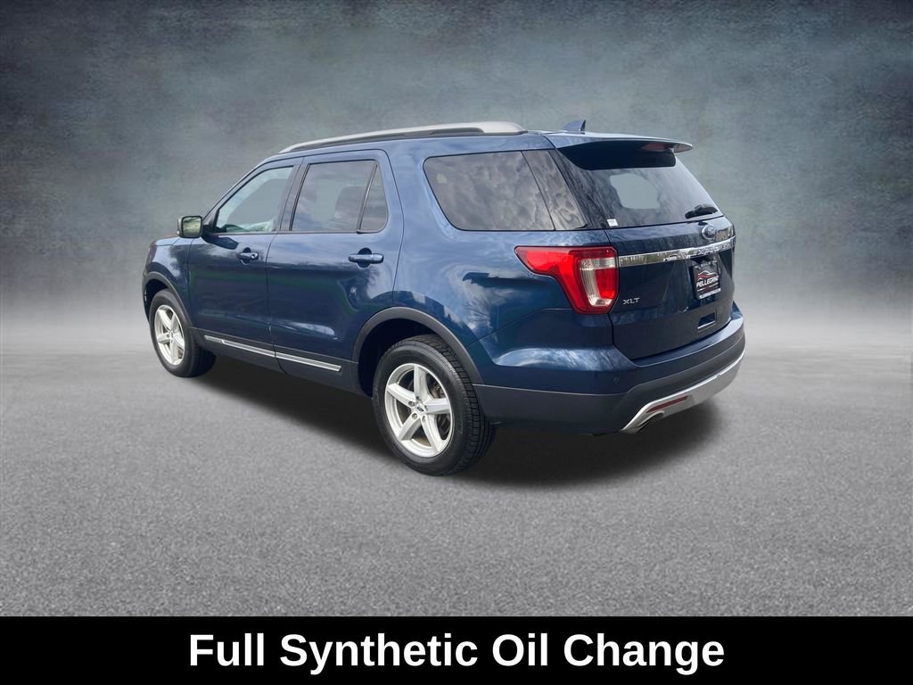 Used 2017 Ford Explorer XLT w/ Equipment Group 202A AWD/4WD image 3