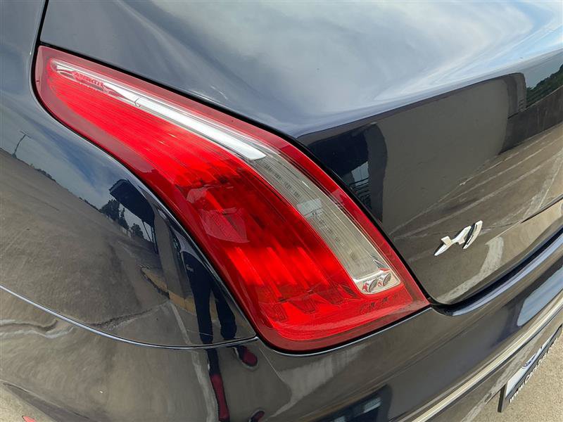 Used 2014 Jaguar XJ AWD image 18