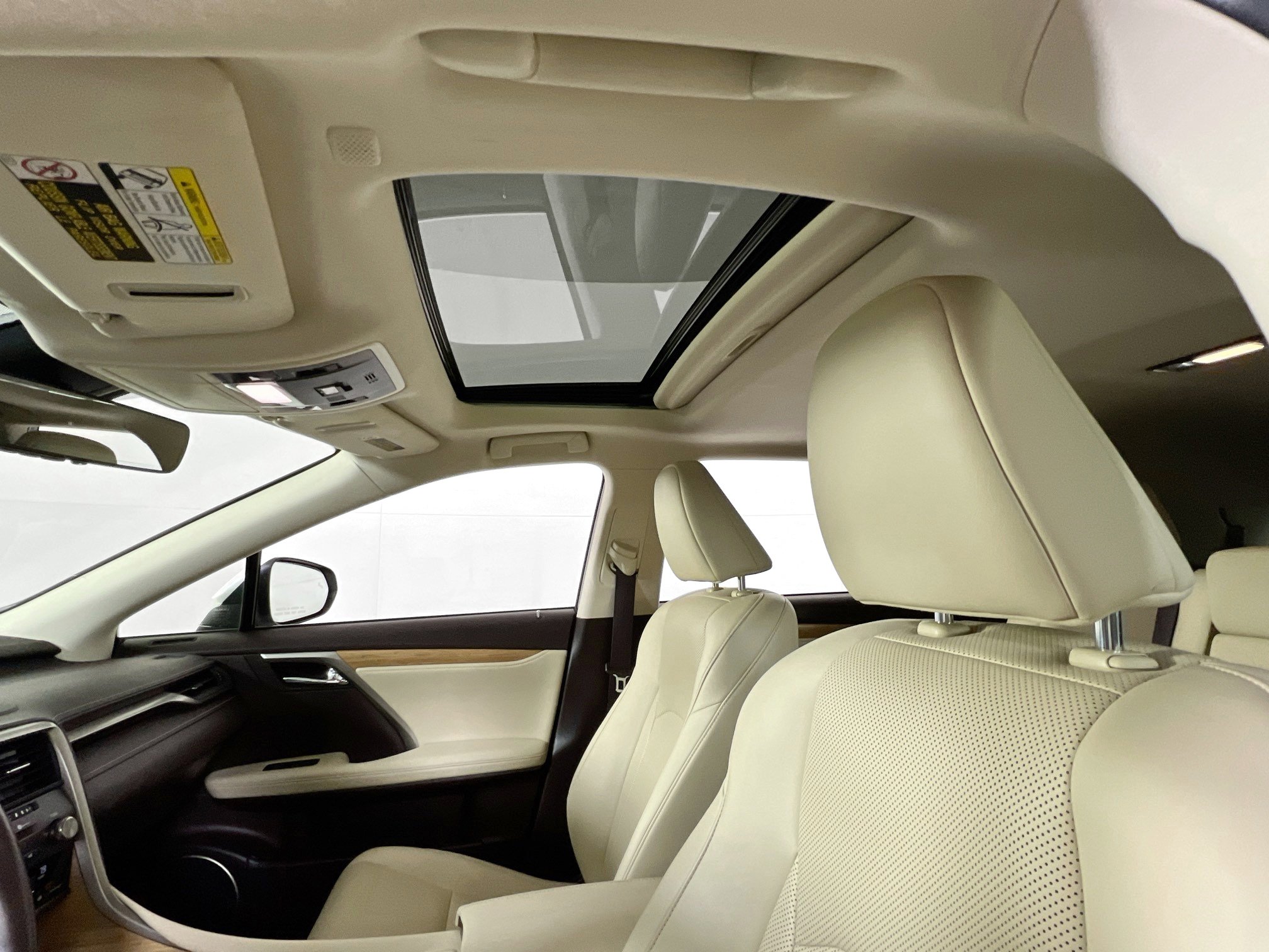 Used 2020 Lexus RX 350L Premium w/ Premium Package image 22