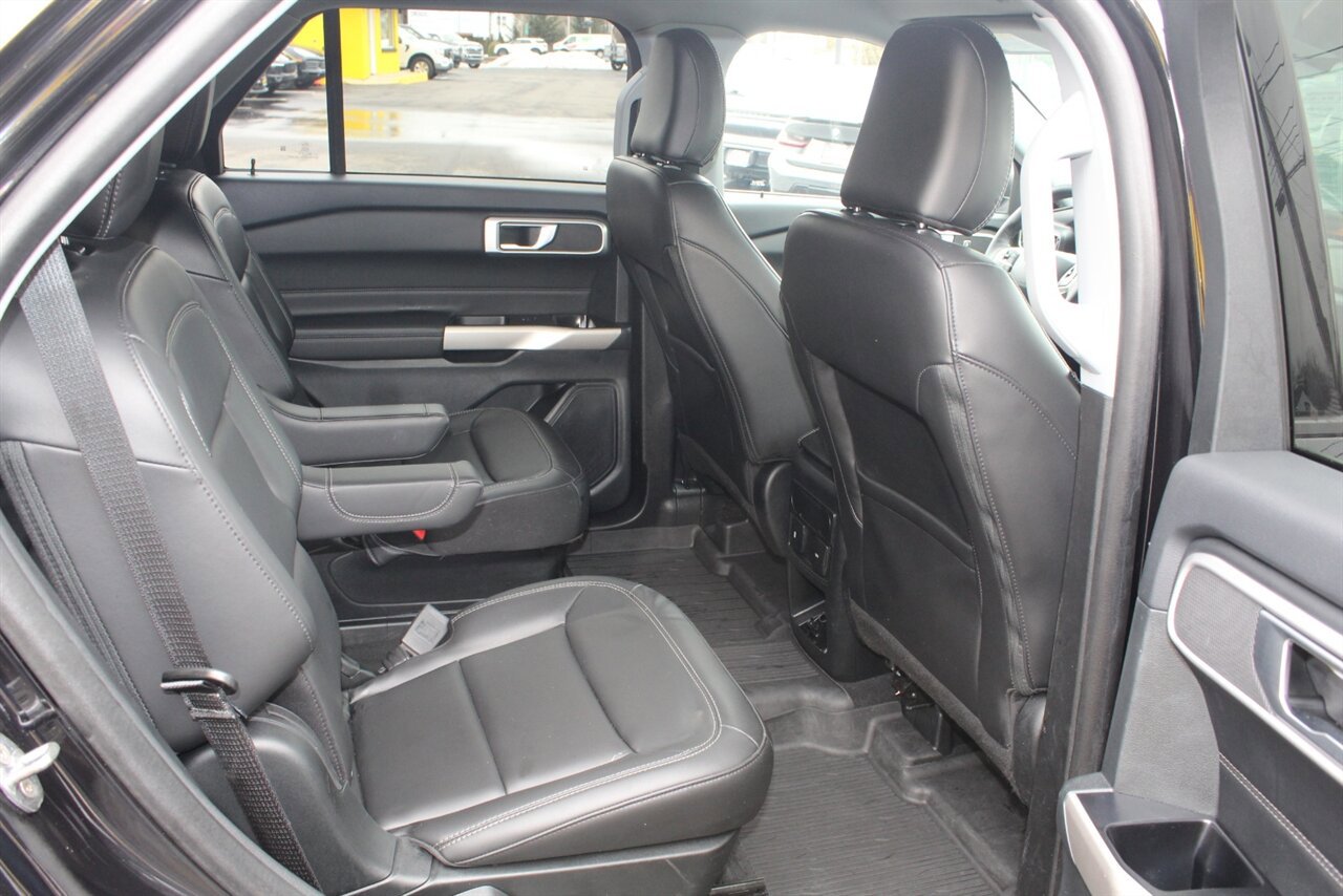Used 2023 Ford Explorer XLT w/ Equipment Group 202A AWD/4WD image 15