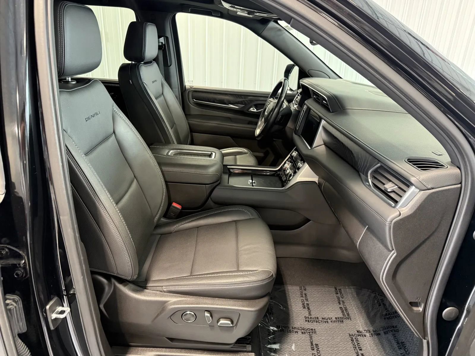 Used 2021 GMC Yukon Denali image 31