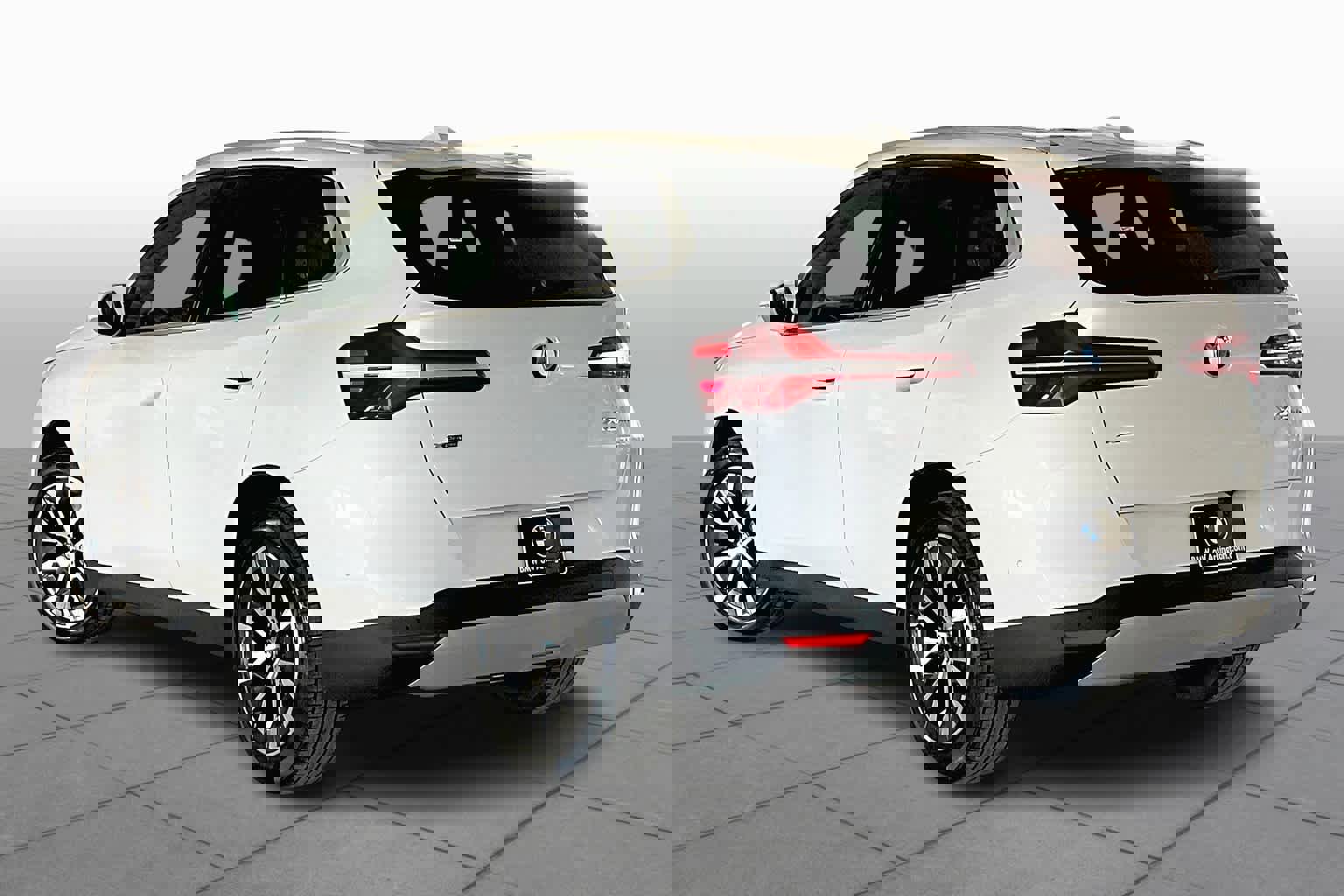 Used 2025 BMW X3 xDrive30i w/ Convenience Package image 12