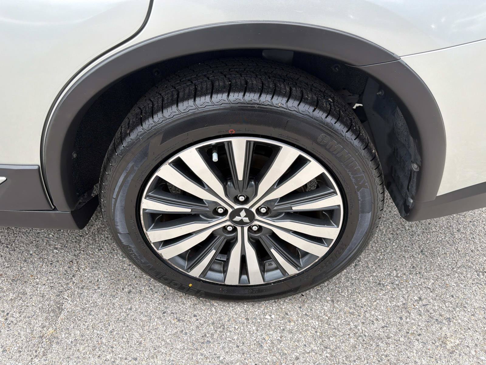 Used 2020 Mitsubishi Outlander SEL FWD image 6