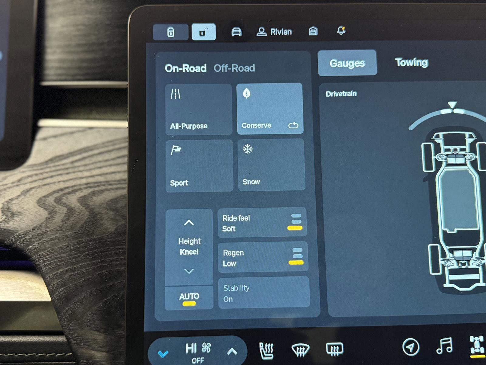 Used 2022 Rivian R1T Adventure image 31