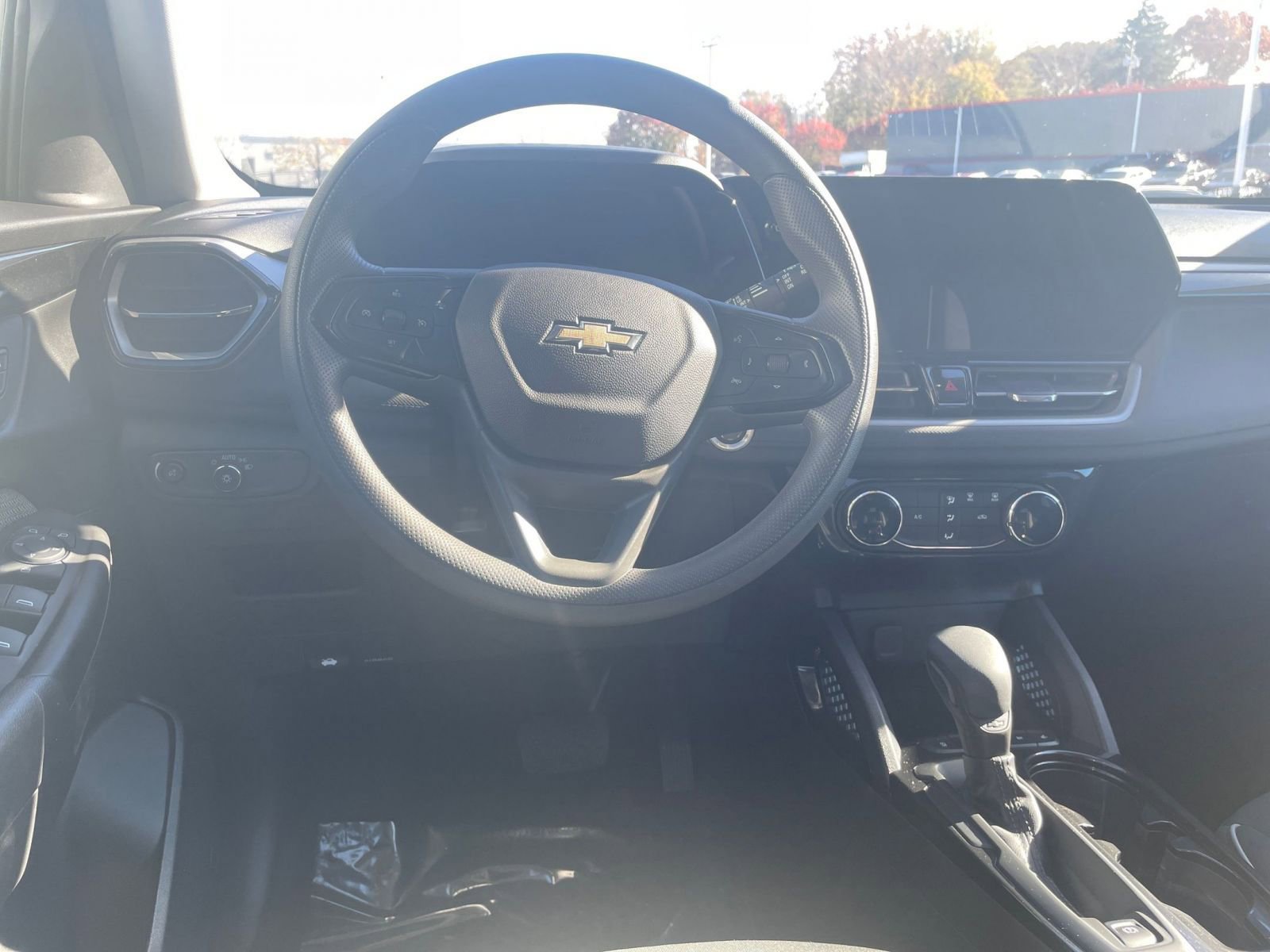 Used 2025 Chevrolet TrailBlazer LT image 32