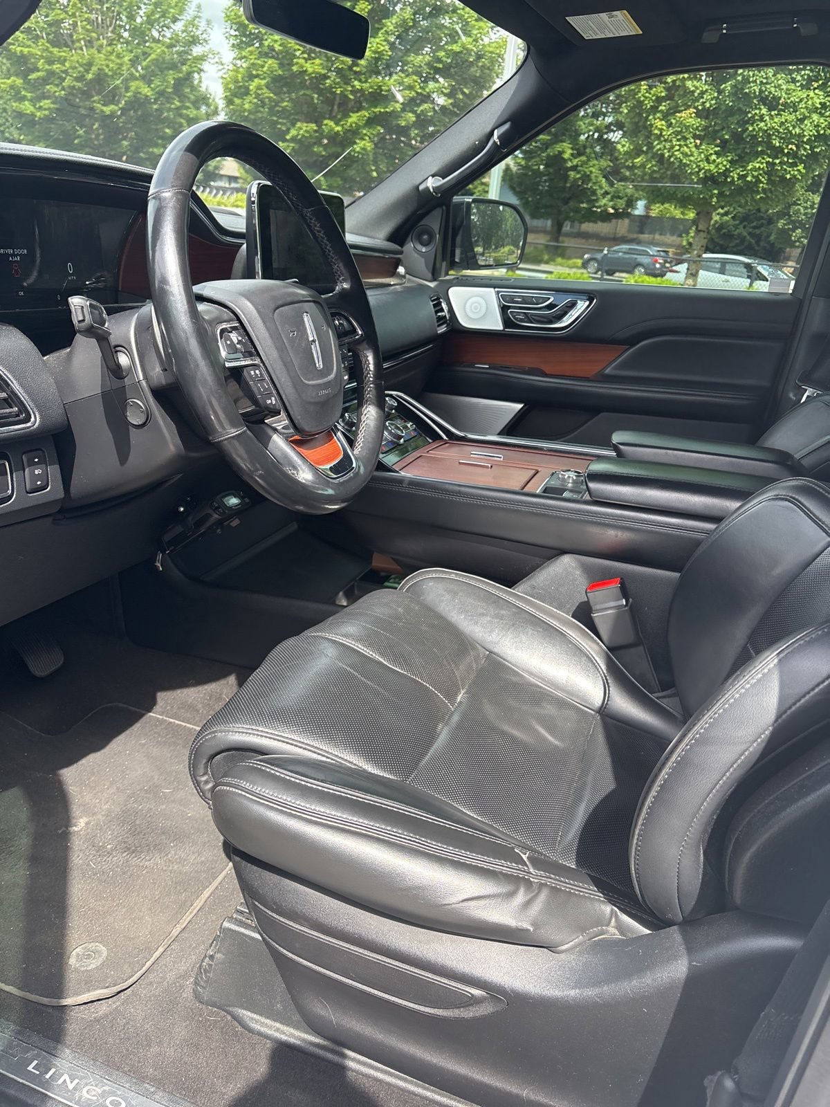 Used 2019 Lincoln Navigator Reserve w/ Cargo Package AWD/4WD image 10