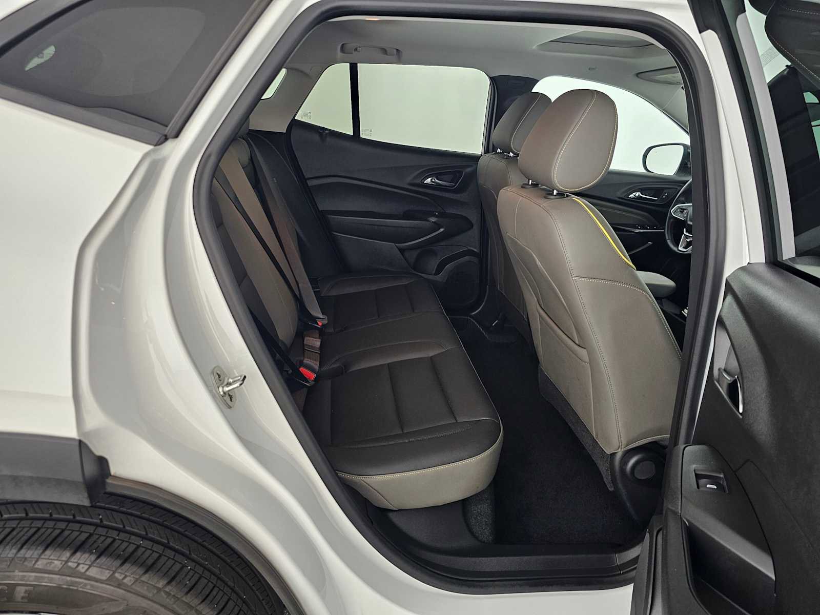 Used 2024 Chevrolet Trax ACTIV w/ Sunroof Package FWD image 12