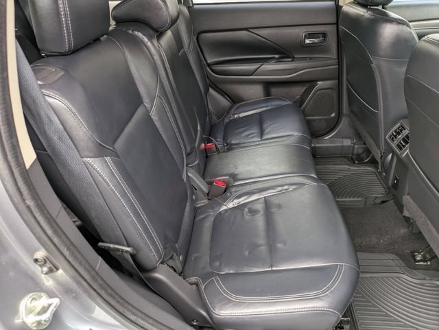 Used 2020 Mitsubishi Outlander SEL AWD/4WD image 33