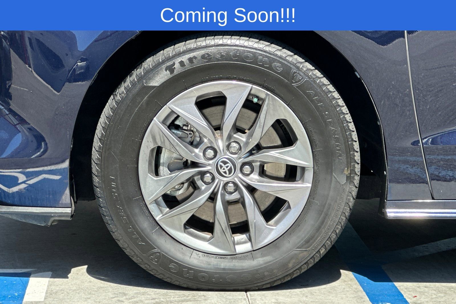 Used 2023 Toyota Sienna XLE image 27