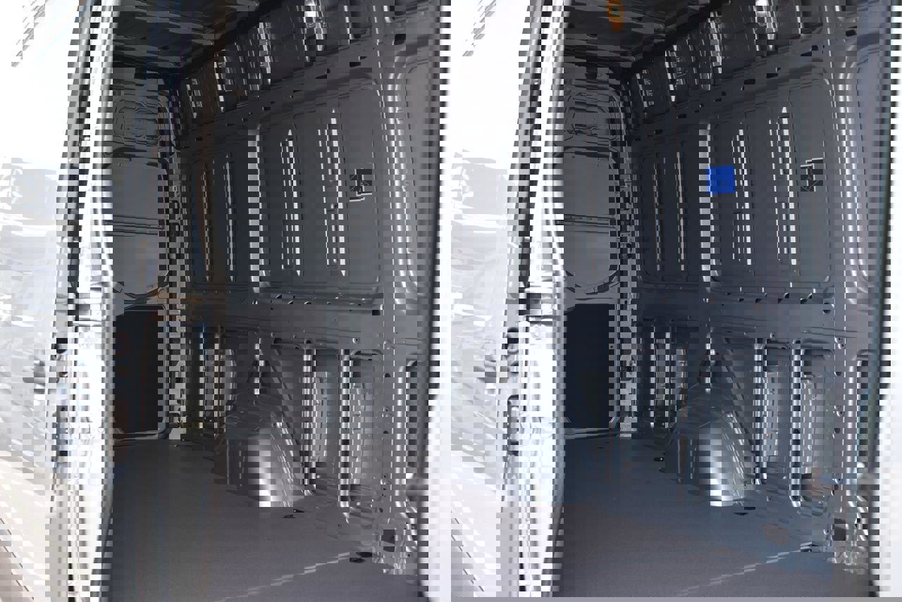 New 2025 Mercedes-Benz Sprinter 2500 image 10