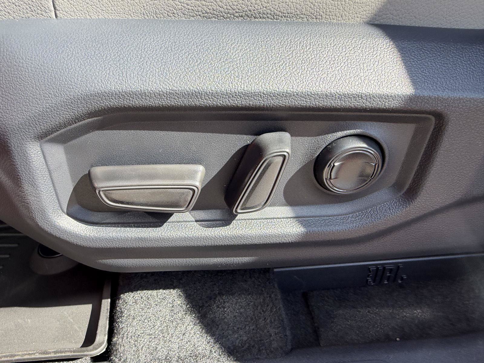 New 2026 Toyota Tundra Limited AWD/4WD image 11