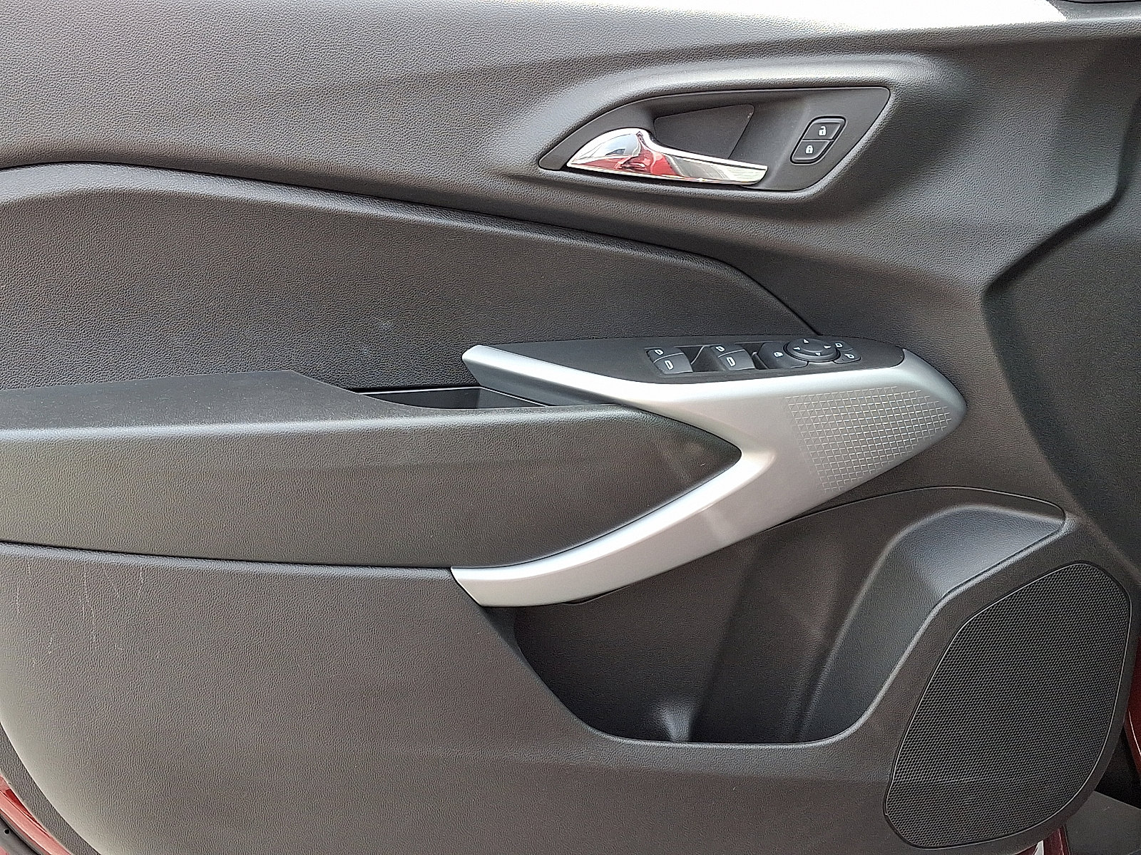 Used 2024 Chevrolet Trax LS image 13