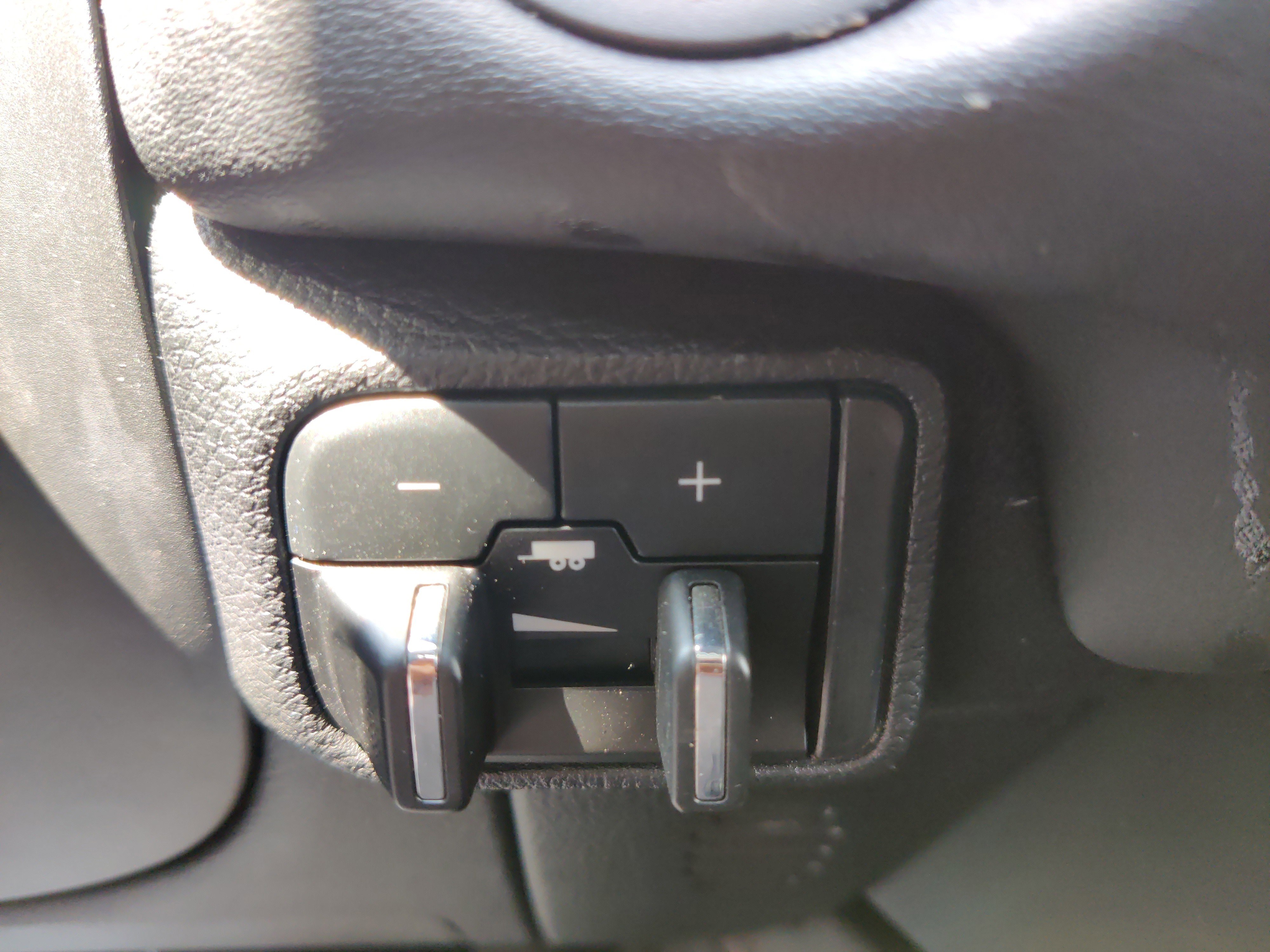 Used 2023 Dodge Durango GT image 39