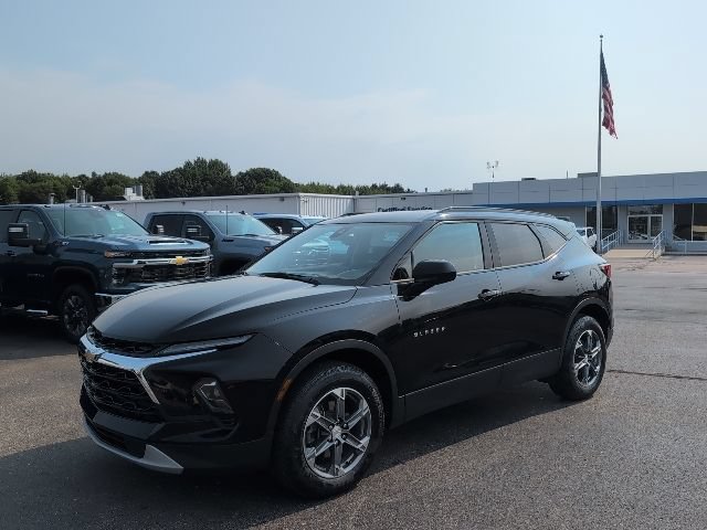 Used 2023 Chevrolet Blazer LT w/ Convenience Package FWD image 1
