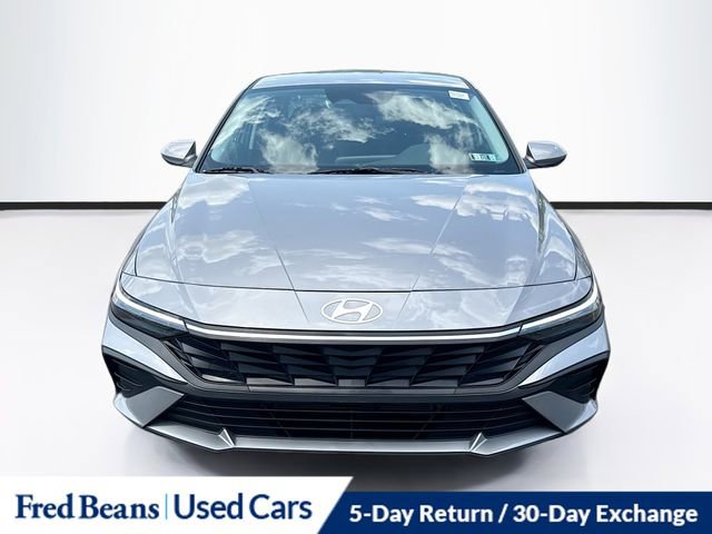 Used 2026 Hyundai Elantra Hybrid FWD image 2