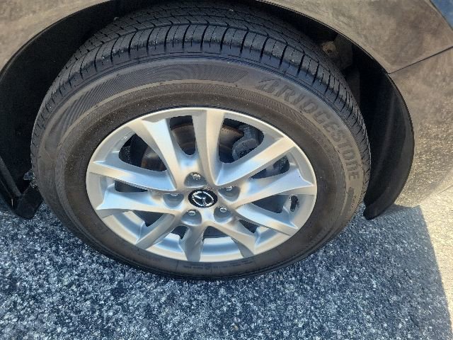 Used 2014 MAZDA MAZDA3 i Touring w/ Technology Package FWD image 8