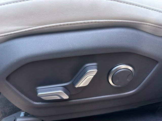 Used 2025 Hyundai Santa Fe SEL FWD image 13
