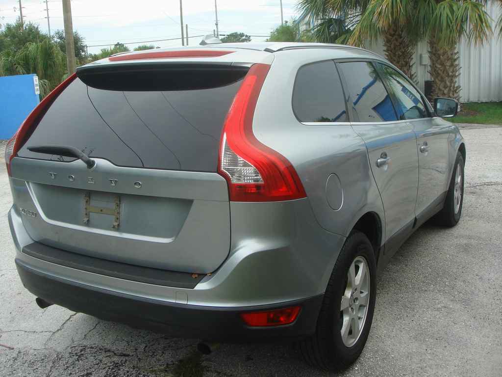 Used 2011 Volvo XC60 3.2 R-Design image 4