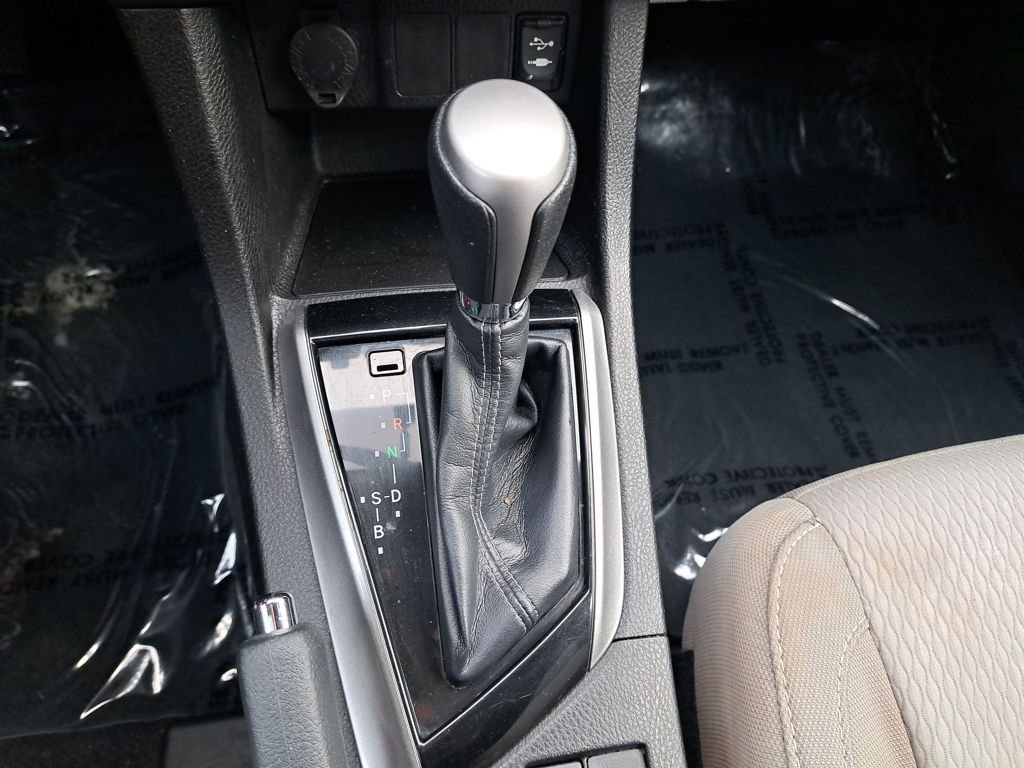 Used 2015 Toyota Corolla LE image 23