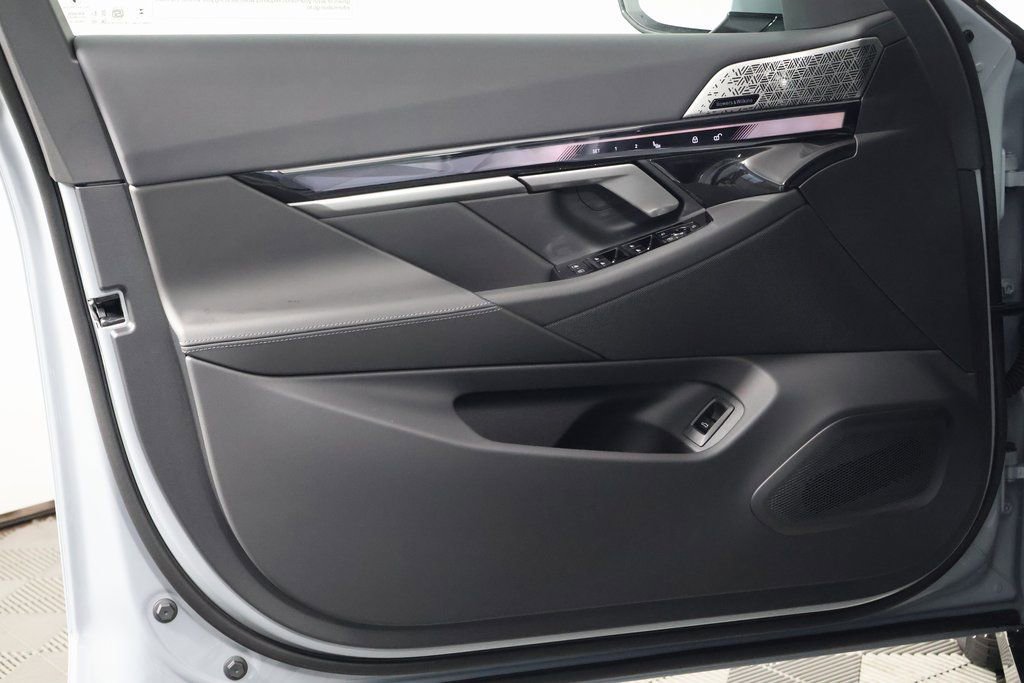 New 2026 BMW i5 eDrive40 w/ Executive Package image 7